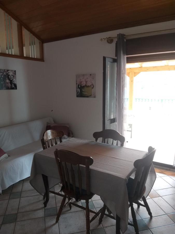 Direkt Na Moru - Bungalov Apartment Šibenik Екстериор снимка